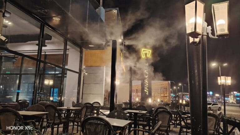 شبكة رذاذ وضباب أثناء التشغيل